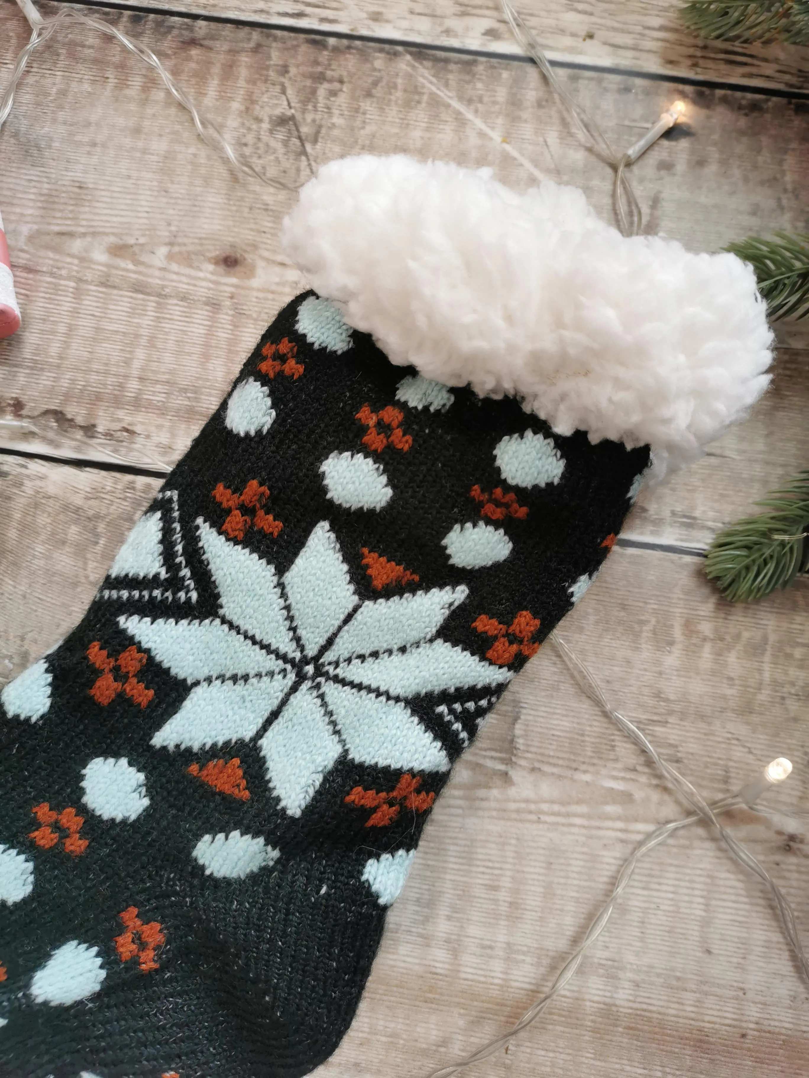 Black Snowflake Fleece Lined Chunky Knit Slipper Socks