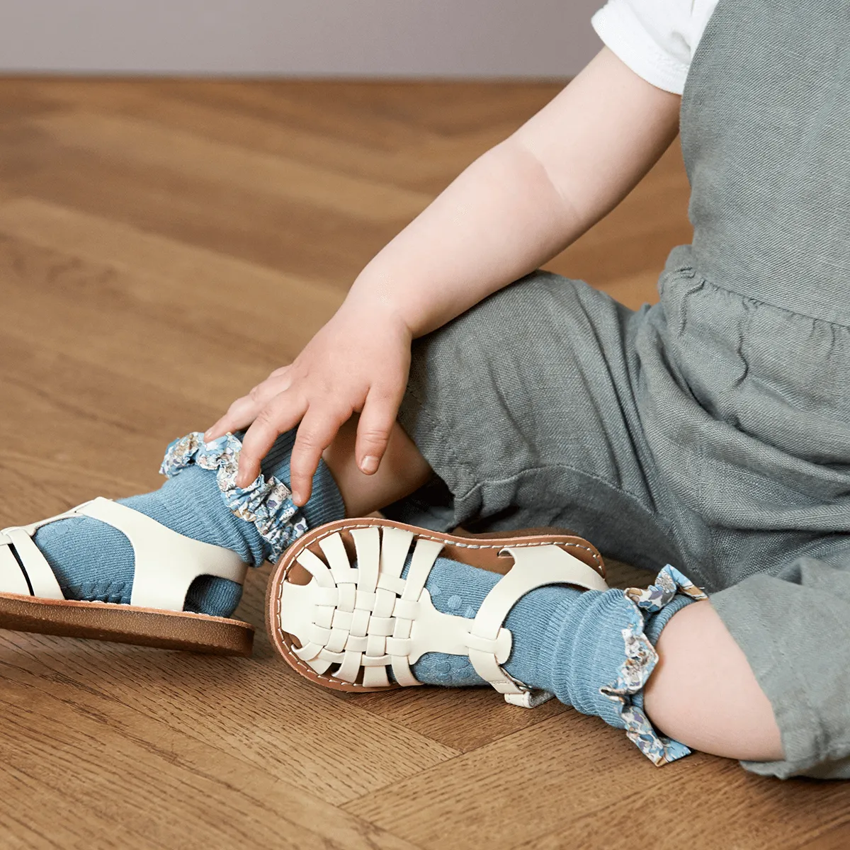 Non-Slip Grip Socks - Bamboo / Liberty - Dusty Blue